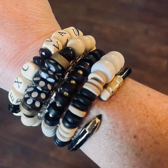 New Plunder "Alphabet" Wooden Letter Block Bracelet Set (6.5") - Picture 2 of 7